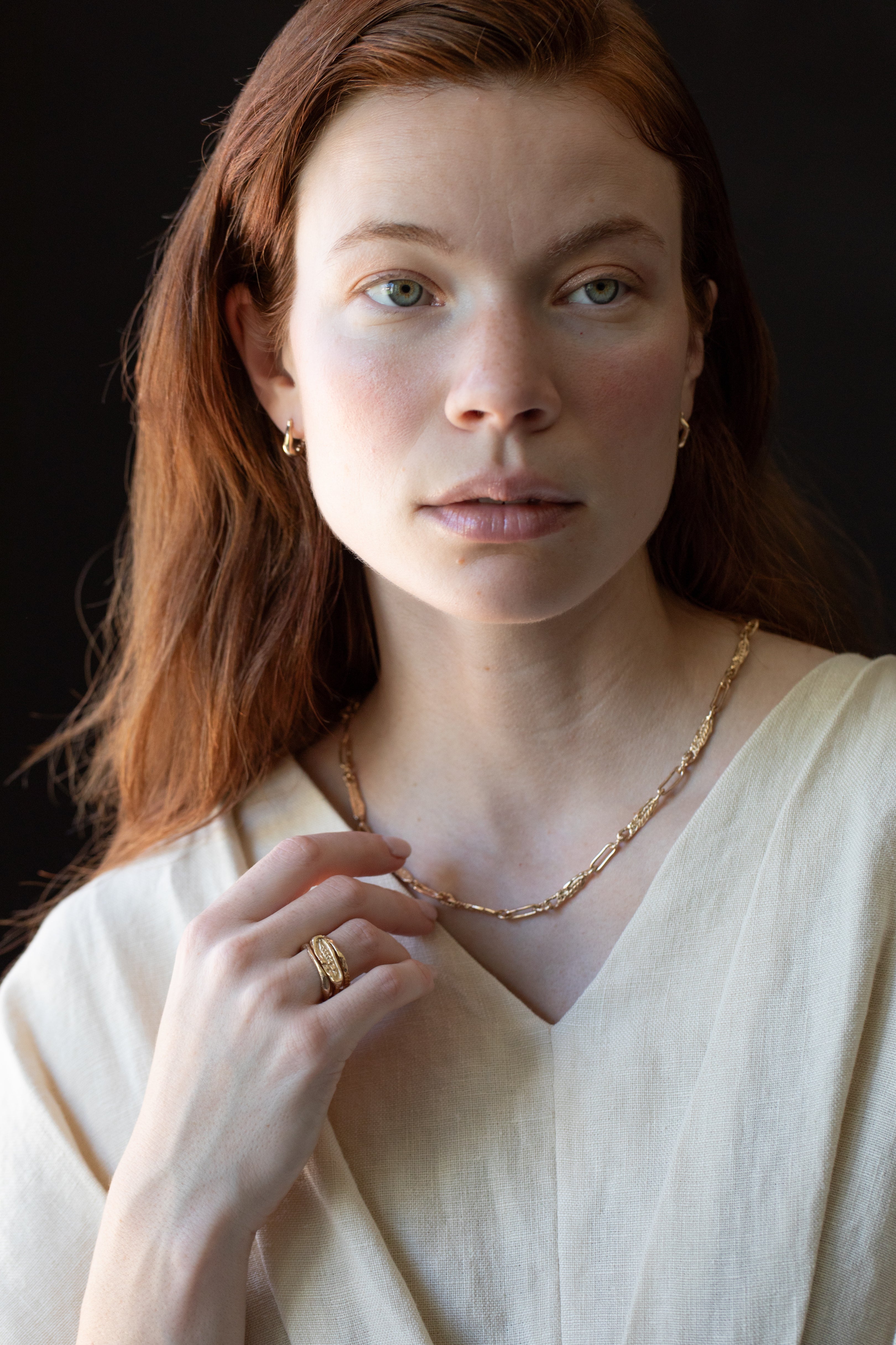Artisan-Crafted FRIKA Ring in Recycled Platinum