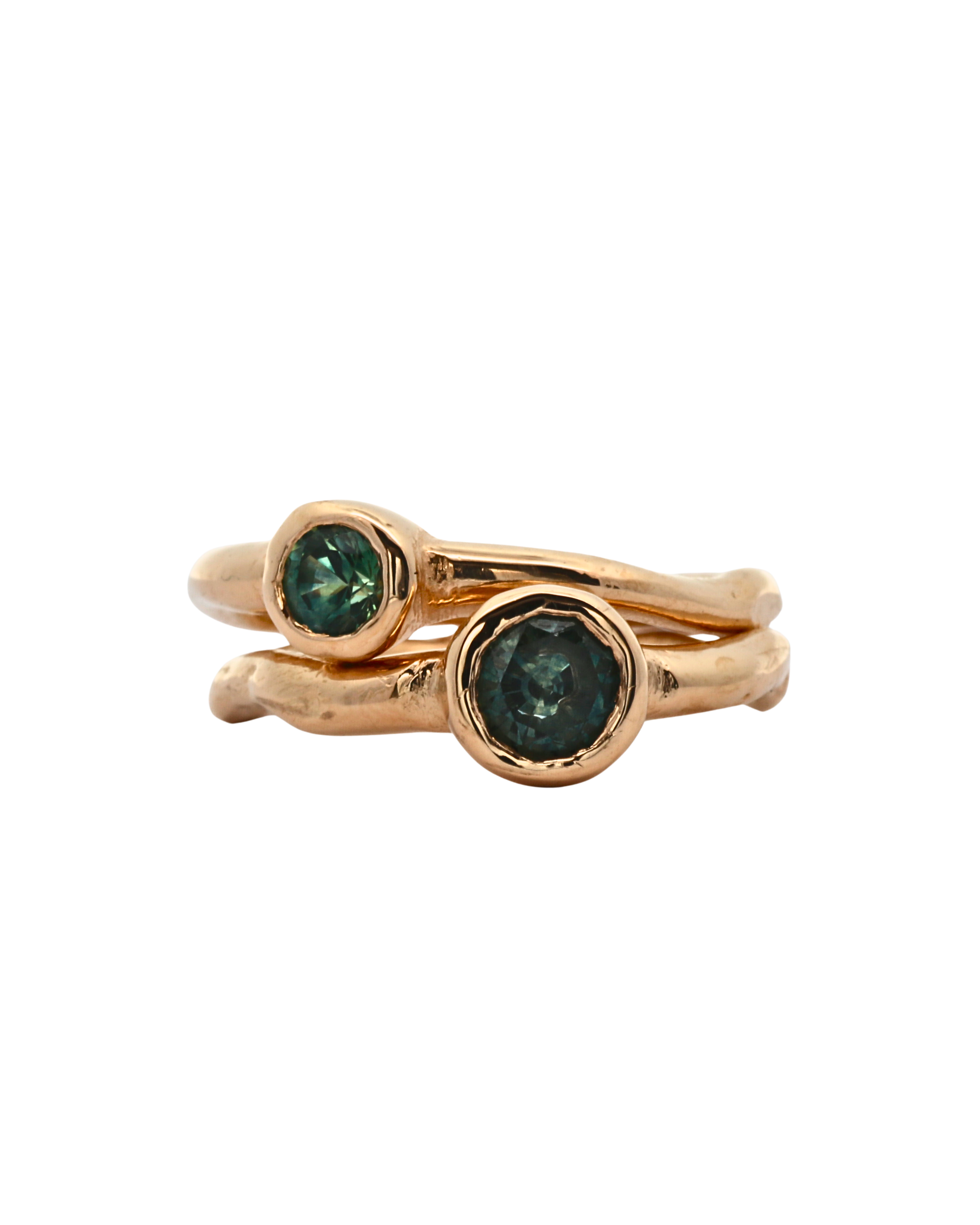 Side view of Madrone Solitaire ring highlighting 4mm Montana sapphire