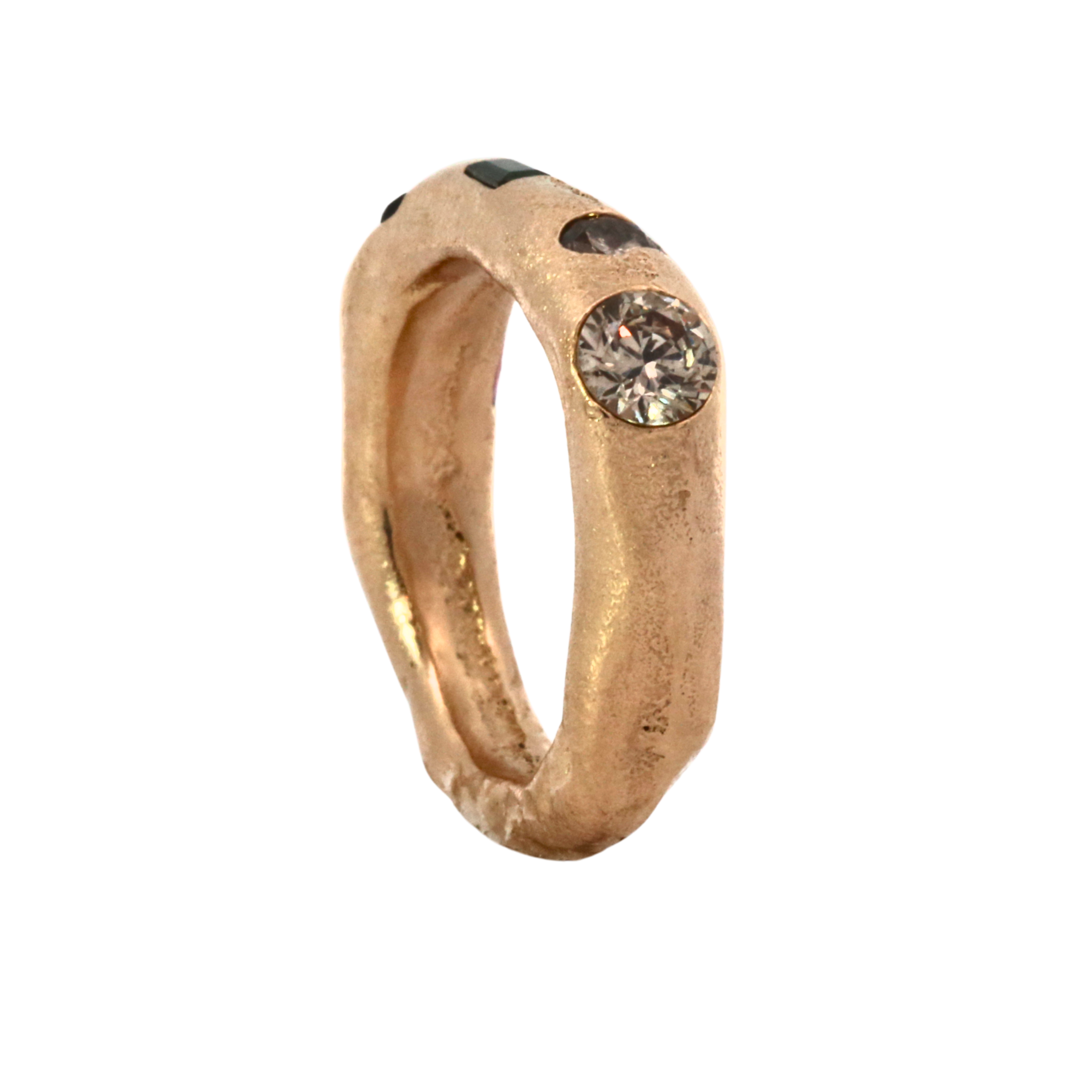 WILDER II detail view, 14K Fairmined gold