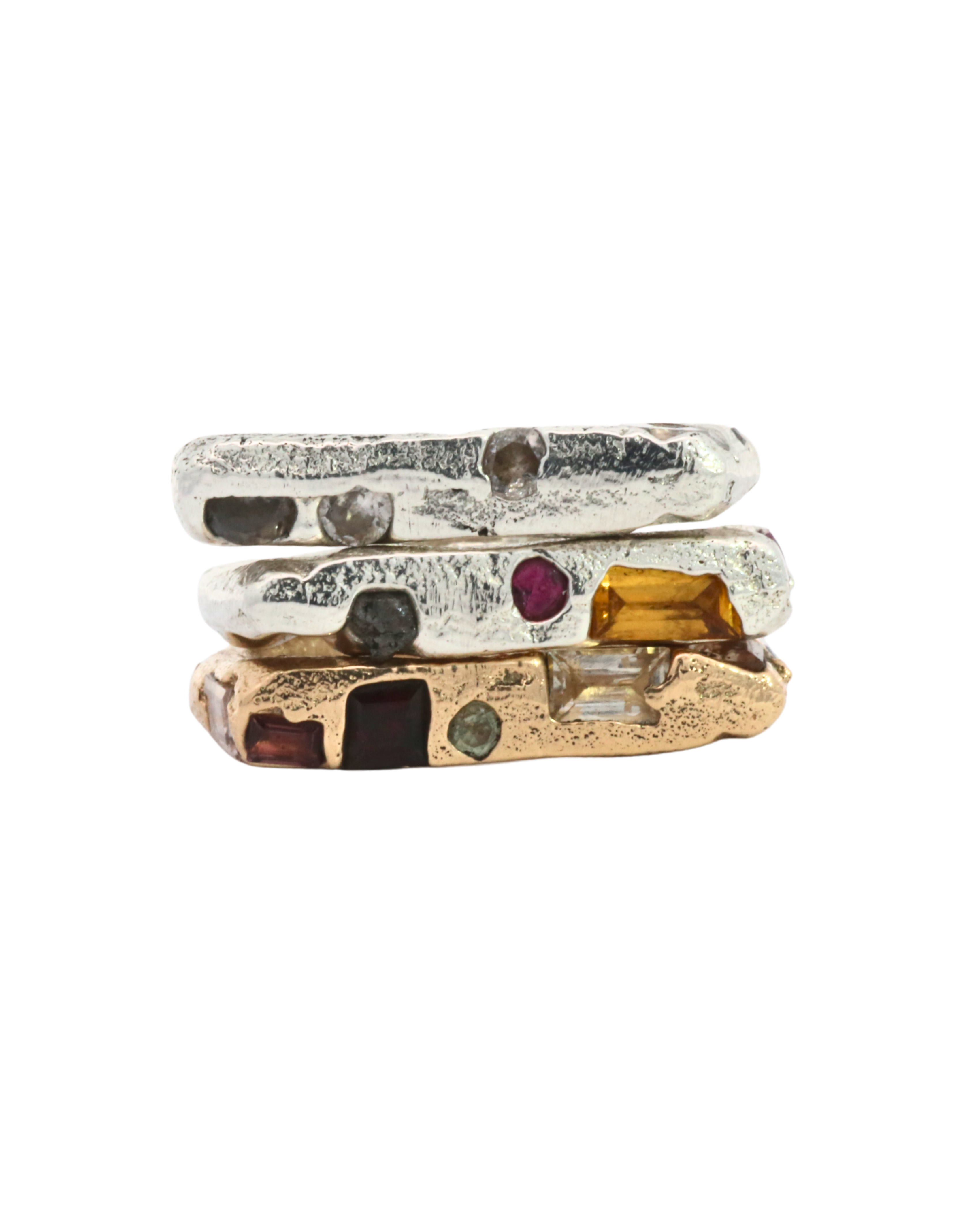 HYGGE Ring Sand Cast scale view, 14K Fairmined gold