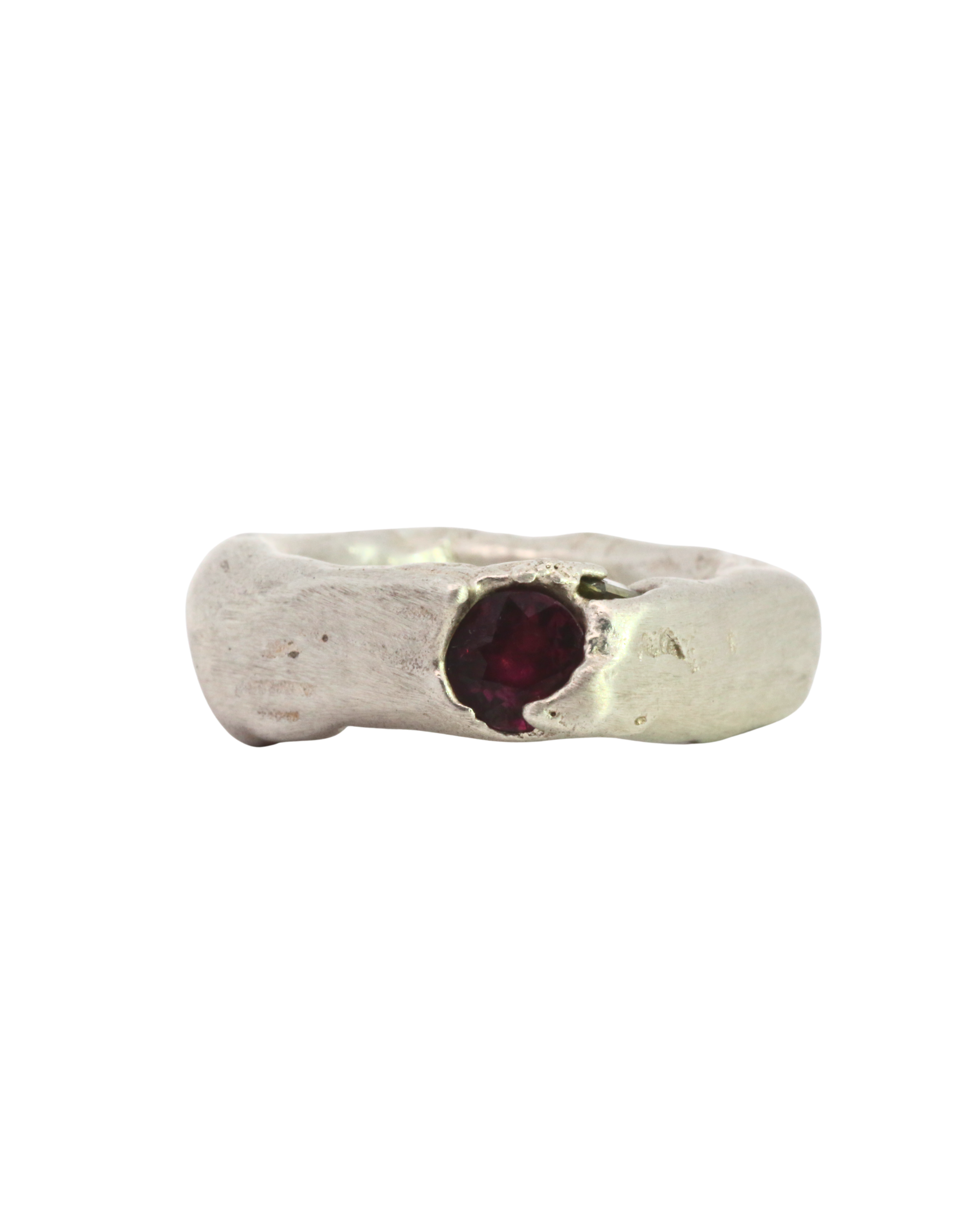 WILDER Ring in recycled sterling silver with sapphires, sand cast