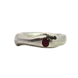 WILDER II Ring No. 012647 - Sterling Silver + Ruby, Garnet (shattered)