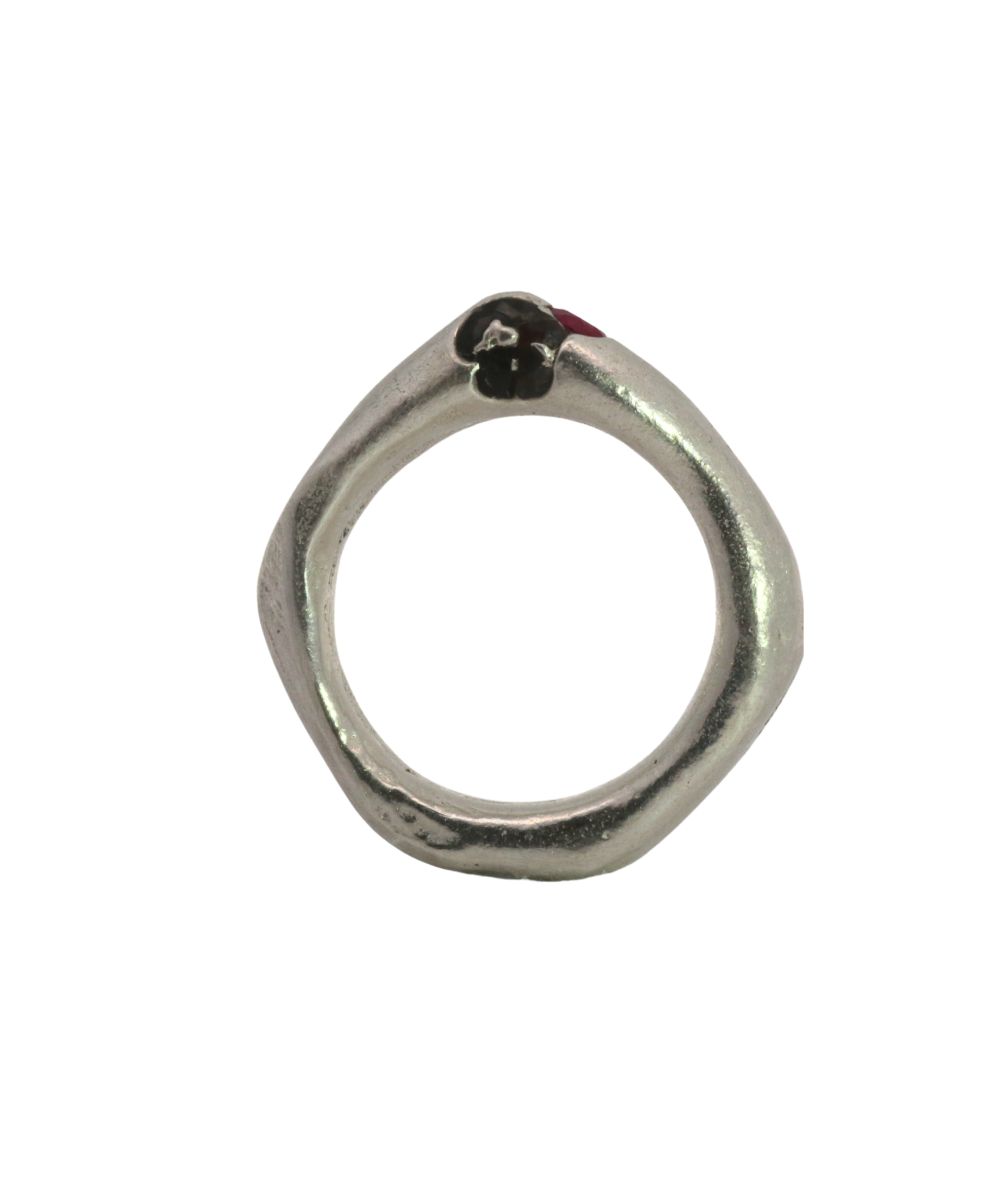WILDER II Ring worn on hand, recycled sterling silver