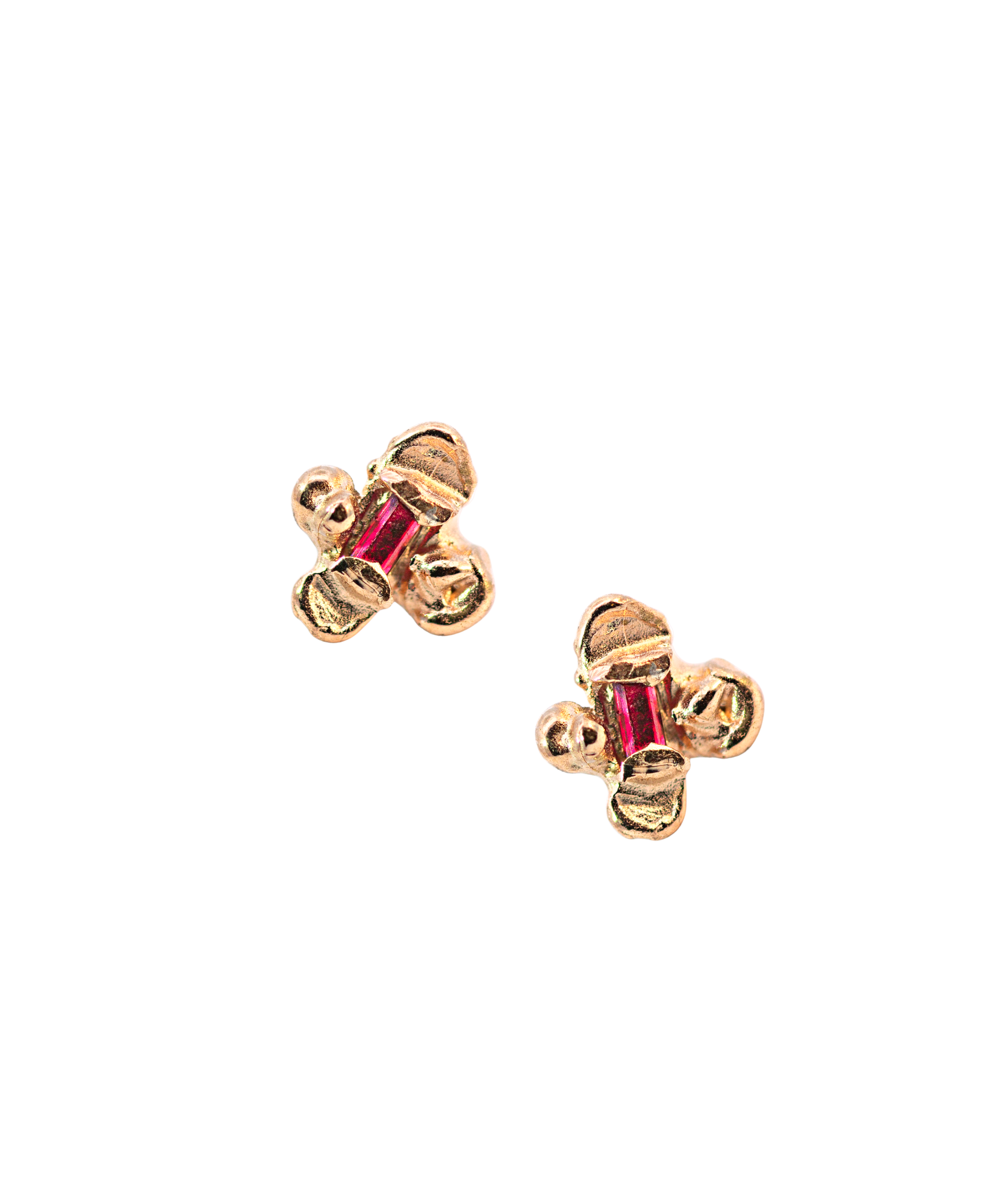 IDUN Stud Earring scale view, 14K Fairmined gold with ruby